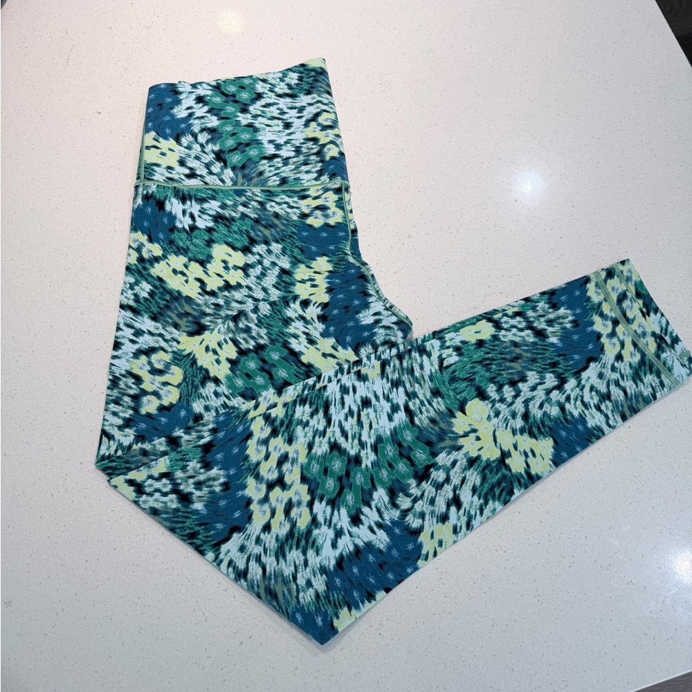 NWOT Offline by Aerie high-rise long inseam floral leggings, size Large